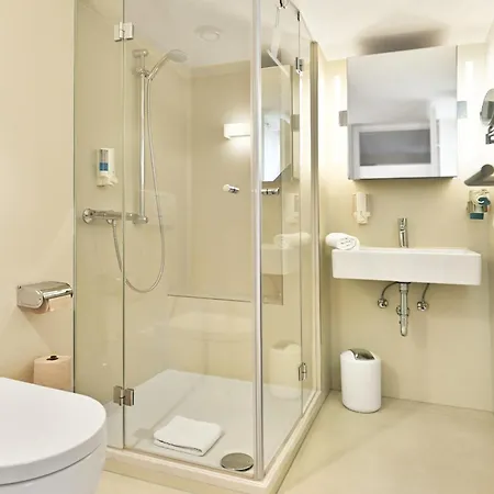 兰道思霍夫瓦瑟库佩酒店 酒店 4*