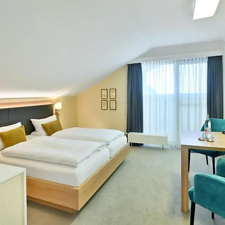 Landhaushotel Hof Wasserkuppe 4*