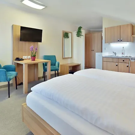 Landhaushotel Hof Wasserkuppe 4* Poppenhausen