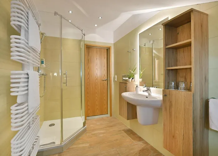 兰道思霍夫瓦瑟库佩酒店 波彭豪森